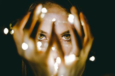 Luz Interna - Photo by Rhett Wesley on Unsplash